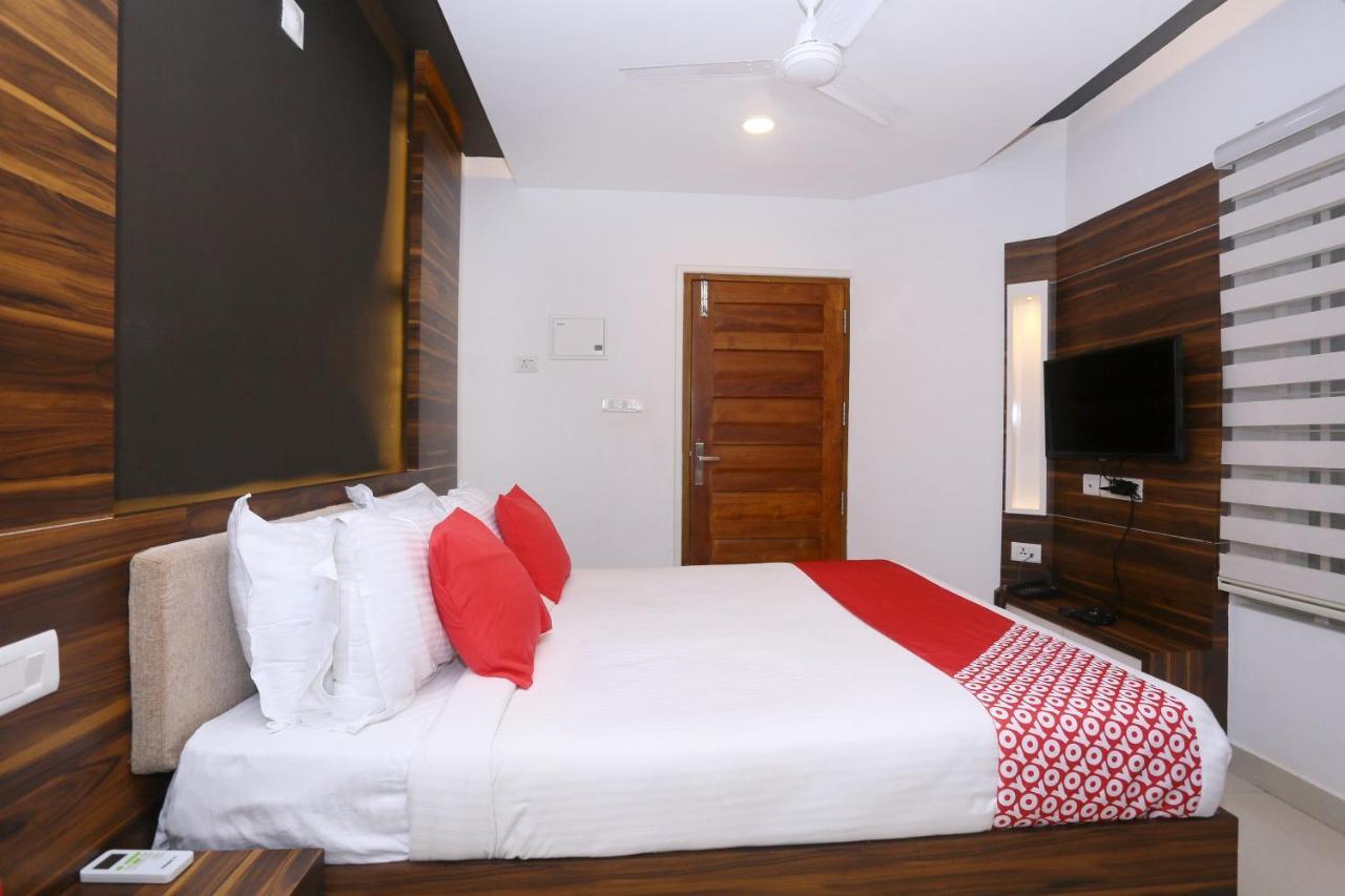 Ambalath Maple Leaves Home Guruvayur Bagian luar foto